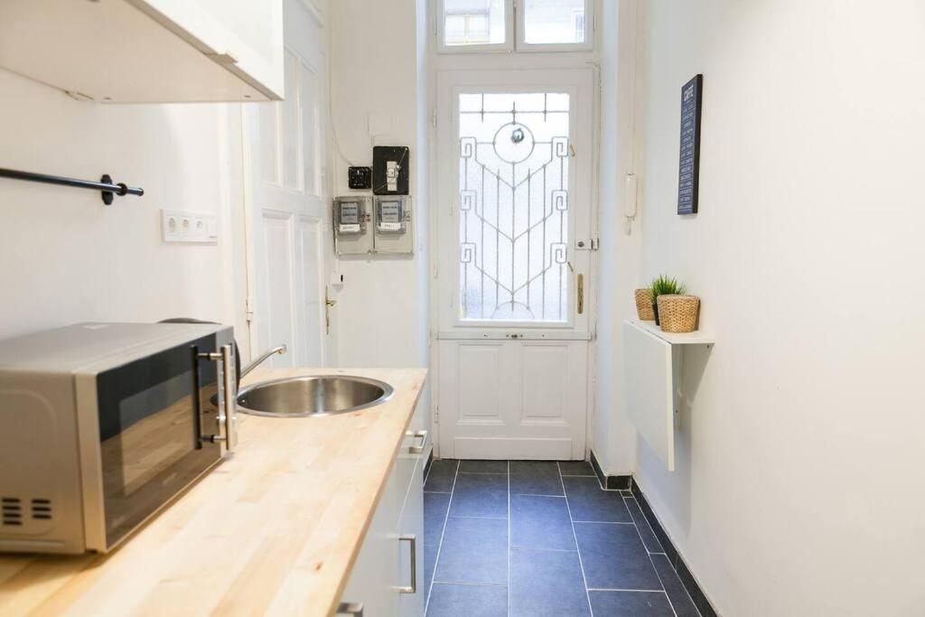 בודפשט Central 30M2 A/C Apartment, 3 Min From Ny Cafe מראה חיצוני תמונה